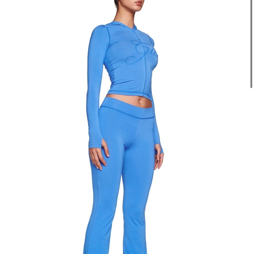 Iamgia blue suit track suit